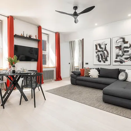 Spacious And Modern Centre Deluxe Entire Flat For Business And Apartment *