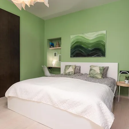 Spacious And Modern Centre Deluxe Entire Flat For Business And Apartment Parnu
