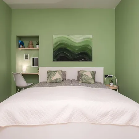 Apartment Spacious And Modern Centre Deluxe Entire Flat For Business And Parnu