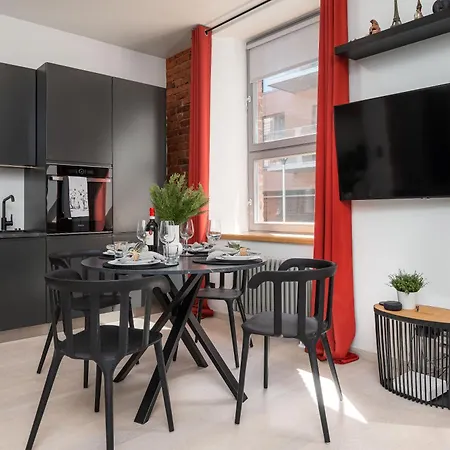 Spacious And Modern Centre Deluxe Entire Flat For Business And